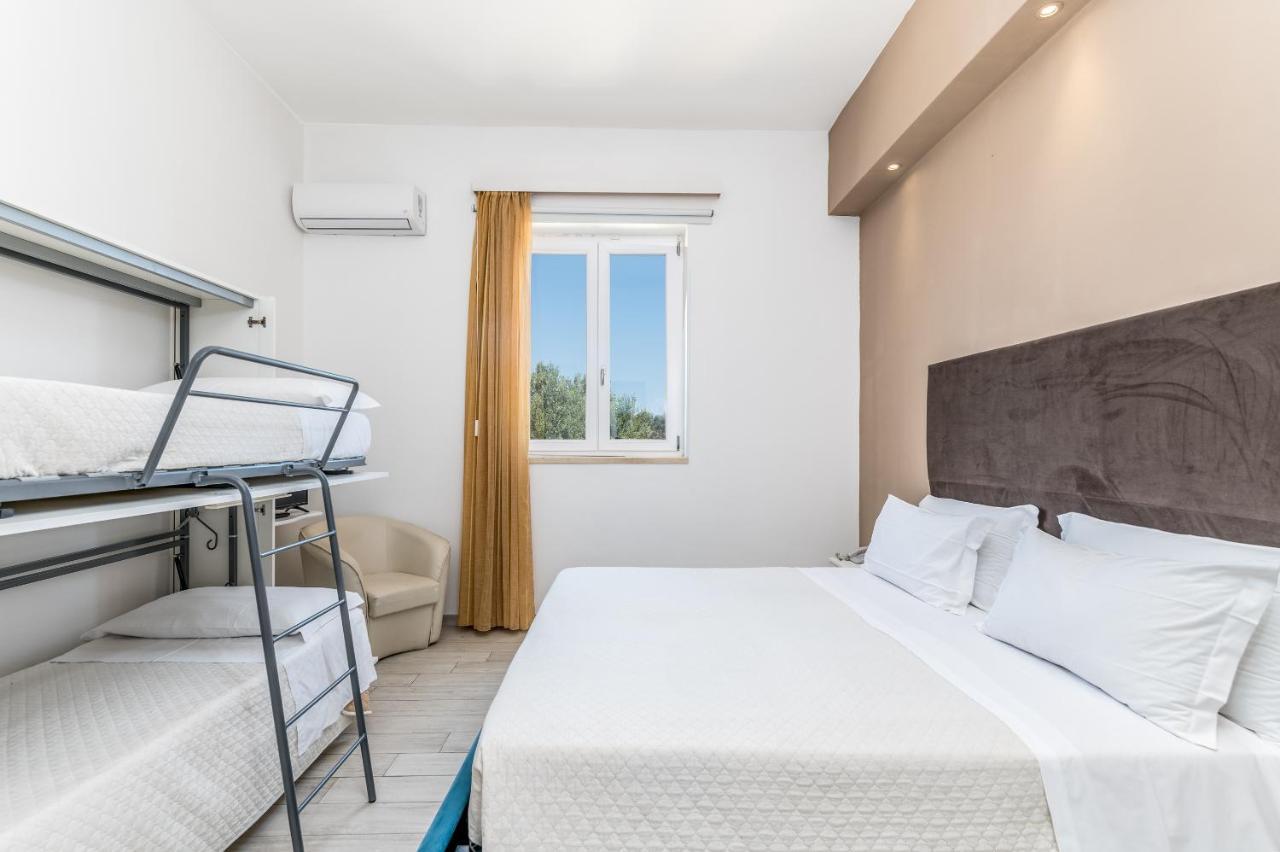 Hotel Reverse Торе Санта Сабина Екстериор снимка